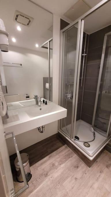 Nice Apartment In Modern Center Of Duesseldorf Екстериор снимка
